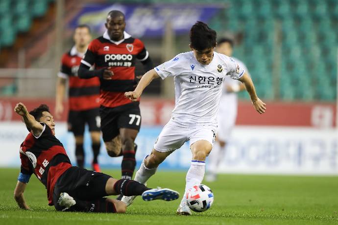 Soi kèo phạt góc Pohang Steelers vs Incheon United, 17h00 ngày 29/7: Chống trả vất vả